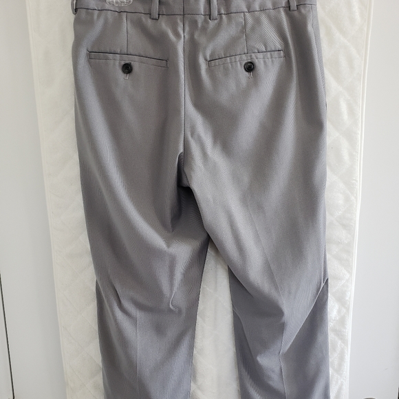 Perry Ellis Portfolio Non Iron Slim Fit Dress Pants - Picture 3 of 5
